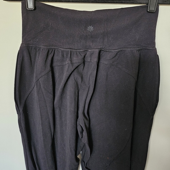 VGUC Athleta Salutation Jogger in Powervita Small Black - Picture 5 of 14